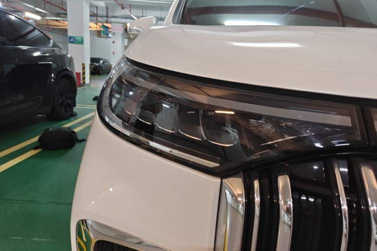 Used VOYAH Dream 2024 PHEV Ultra-Long Range Flagship Edition Right Front Headlight