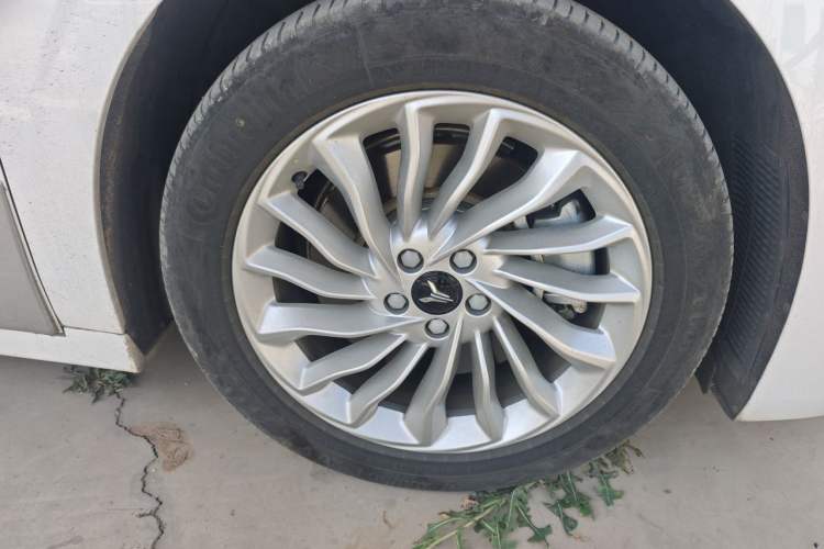 Used VOYAH Dream 2024 PHEV Extended-Range Premium Edition Right Front Wheel Hub