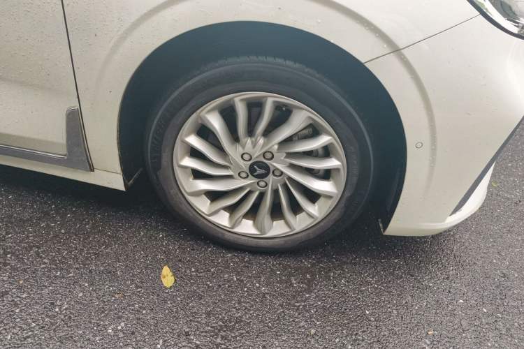 Used VOYAH Dream 2024 PHEV Extended-Range Premium Edition Right Front Wheel Hub