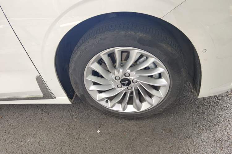 Used VOYAH Dream 2024 PHEV Extended-Range Premium Edition Right Front Wheel Hub