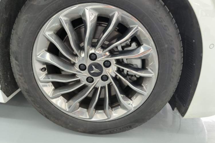 Used VOYAH Dream 2024 PHEV Extended-Range Premium Edition Right Front Wheel Hub