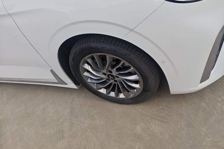 Used VOYAH Dream 2024 PHEV Ultra-Long Range Flagship Edition Right Front Wheel Hub
