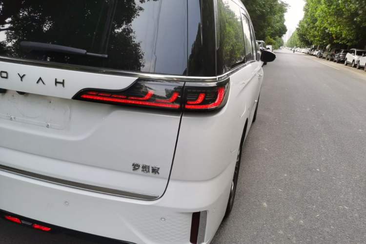 Used VOYAH Dream 2024 PHEV Ultra-Long Range Flagship Edition Right Rear Taillight