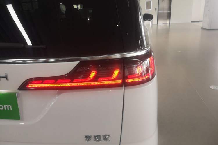 Used VOYAH Dream 2024 PHEV Extended-Range Premium Edition Right Rear Taillight