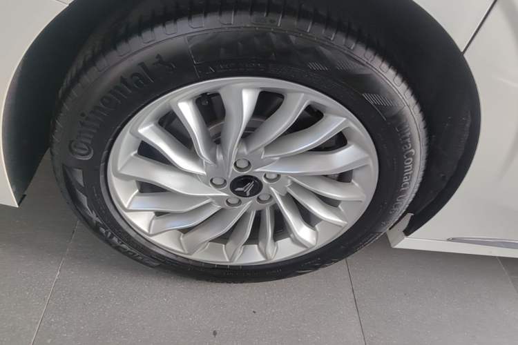 Used VOYAH Dream 2024 PHEV Extended-Range Premium Edition Right Rear Wheel Hub