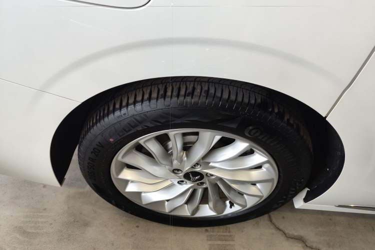 Used VOYAH Dream 2024 PHEV Extended-Range Premium Edition Right Rear Wheel Hub