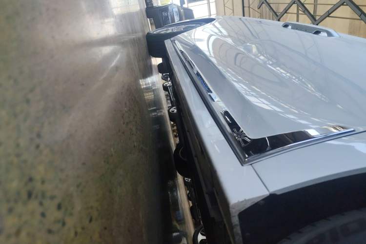 Used VOYAH Dream 2024 PHEV Extended-Range Premium Edition Right Side Sill