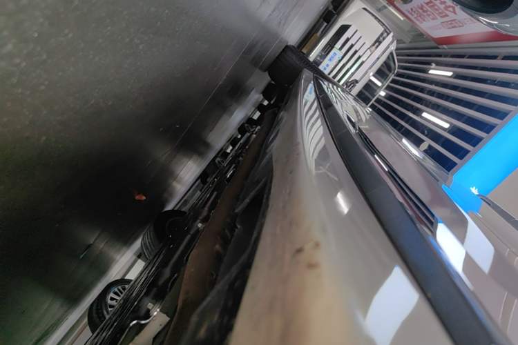 Used VOYAH Dream 2024 PHEV Extended-Range Premium Edition Right Side Sill