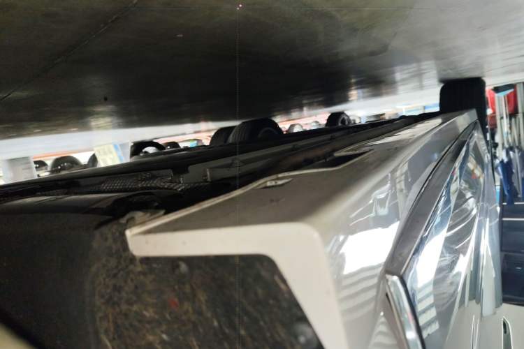 Used VOYAH Dream 2024 PHEV Extended-Range Premium Edition Right Side Sill