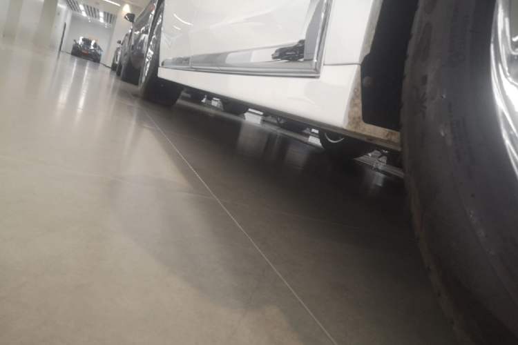 Used VOYAH Dream 2024 PHEV Extended-Range Premium Edition Right Side Sill
