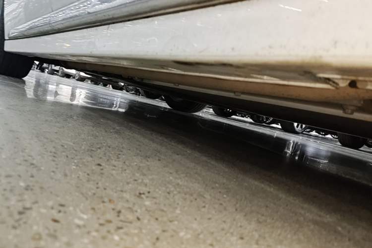 Used VOYAH Dream 2024 PHEV Ultra-Long Range Flagship Edition Right Side Sill