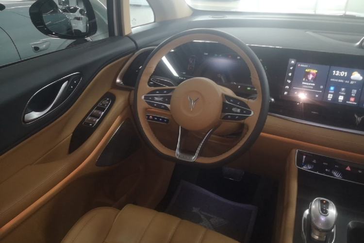 Used VOYAH Dream 2024 PHEV Extended-Range Premium Edition Steering Wheel