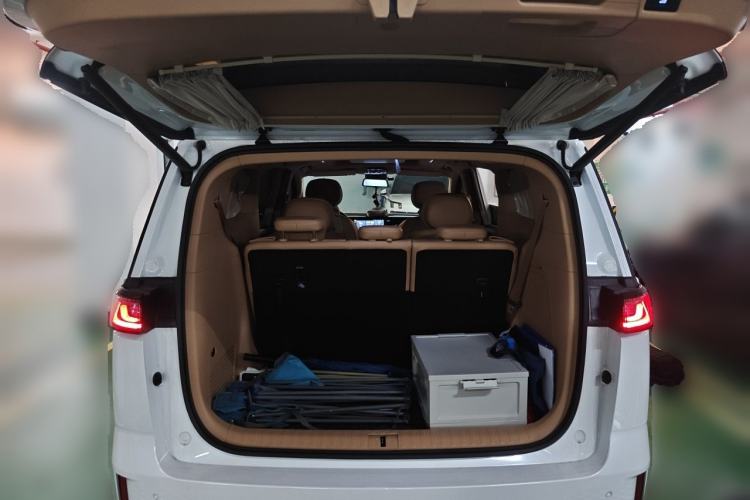 Used VOYAH Dream 2024 PHEV Ultra-Long Range Flagship Edition Trunk