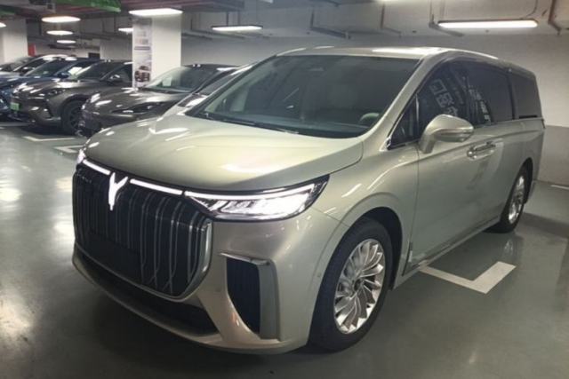 Used VOYAH Dream 2024 EV Long-Range Premium Edition