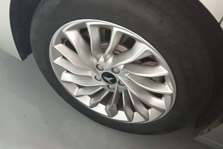 Used VOYAH Dream 2024 EV Long-Range Premium Edition Exterior 5