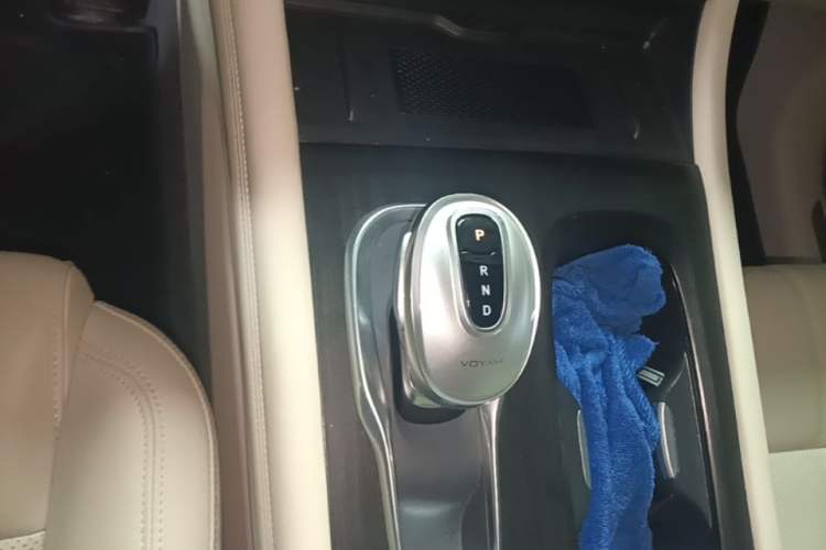 Used VOYAH Dream 2024 EV Long-Range Premium Edition Gear Lever