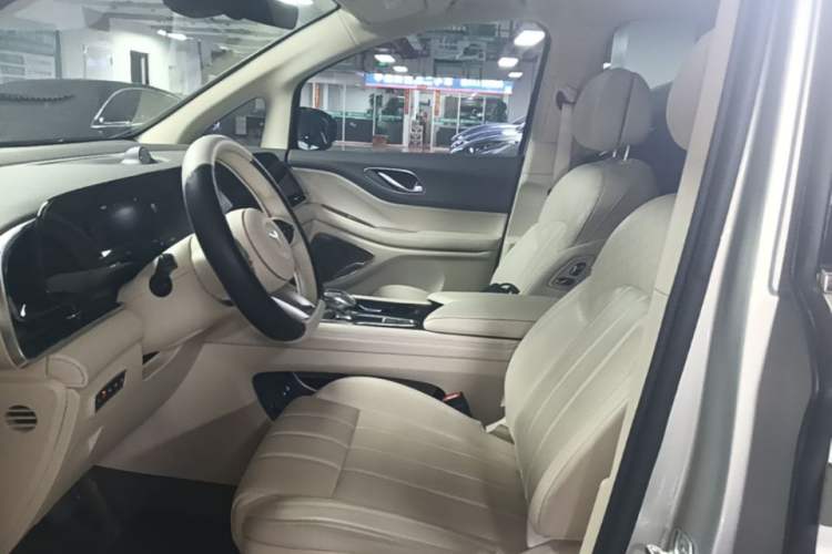 Used VOYAH Dream 2024 EV Long-Range Premium Edition Left Front Seat