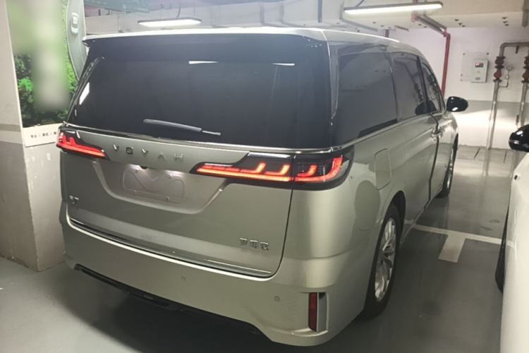 Used VOYAH Dream 2024 EV Long-Range Premium Edition Rear Right 45 Deg