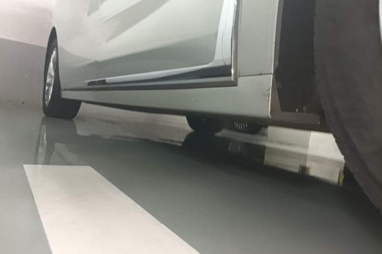 Used VOYAH Dream 2024 EV Long-Range Premium Edition Right Side Sill