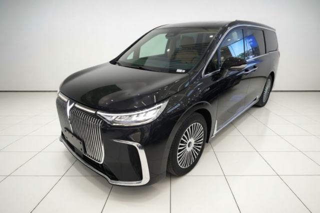 VOYAH Dream 2025 PHEV Four-Wheel-Drive Flagship Kunpeng Edition مستعملة
