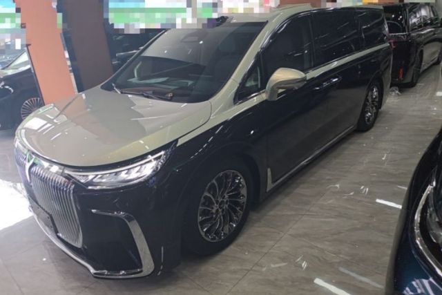 Used VOYAH Dream 2025 EV Four-Wheel-Drive Flagship Qiankun Version
