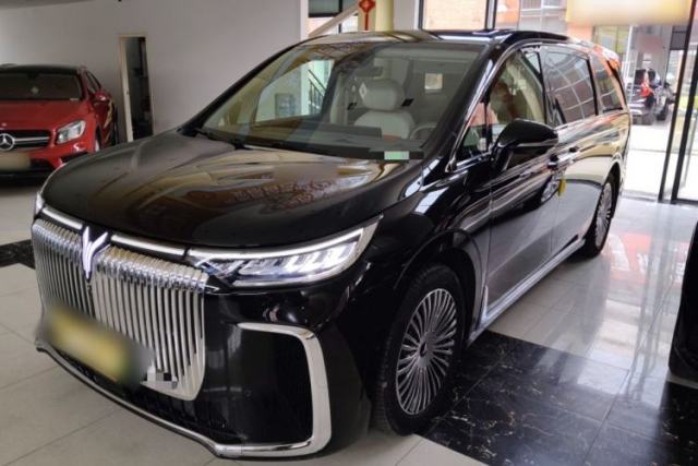 Used VOYAH Dream 2025 PHEV Four-Wheel Drive Prestige Kunpeng Edition