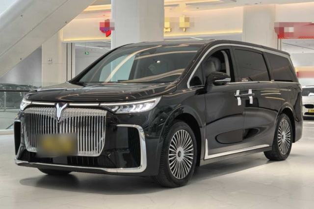 Used VOYAH Dream 2025 PHEV Four-Wheel Drive Excellence Kunpeng Edition