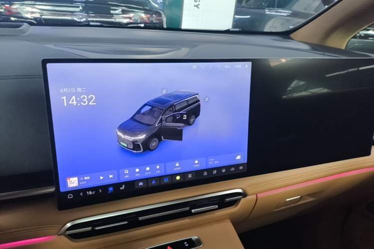 Used VOYAH Dream 2025 PHEV Four-Wheel-Drive Flagship Kunpeng Edition Audio And AC Panel