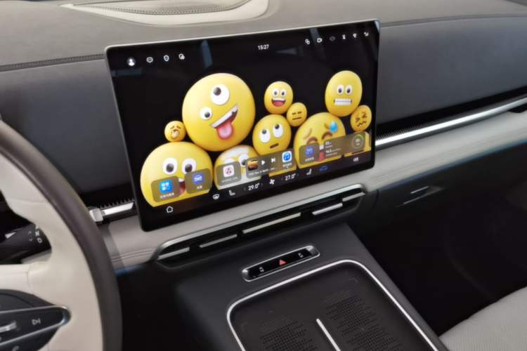 Used VOYAH Dream 2025 PHEV Four-Wheel-Drive Flagship Version – Qiankun Edition Audio And AC Panel
