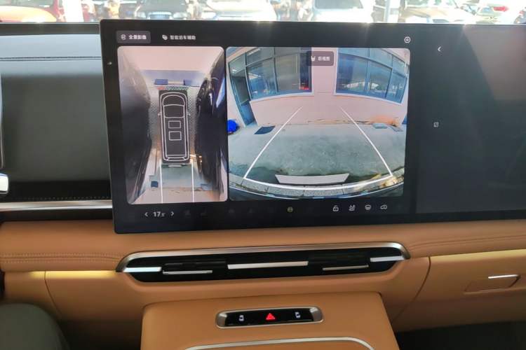 Used VOYAH Dream 2025 PHEV Four-Wheel-Drive Flagship Kunpeng Edition Audio And AC Panel