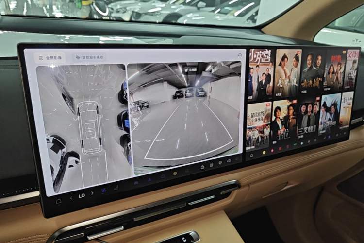 Used VOYAH Dream 2025 PHEV Four-Wheel-Drive Flagship Kunpeng Edition Audio And AC Panel