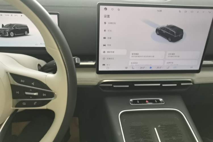 Used VOYAH Dream 2025 PHEV Four-Wheel Drive Prestige Qiankun Edition Audio And AC Panel