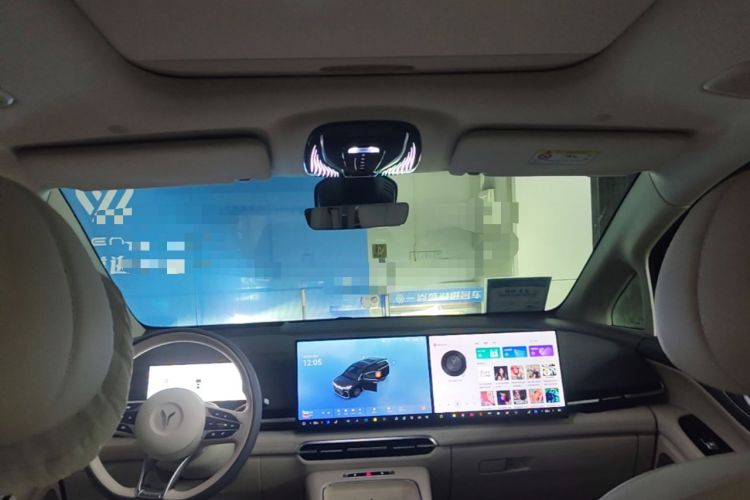 Used VOYAH Dream 2025 PHEV Four-Wheel Drive Prestige Kunpeng Edition Audio And AC Panel