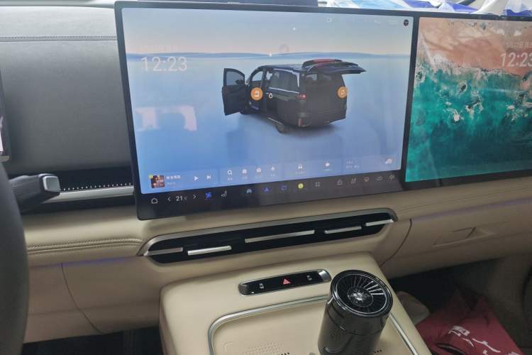 Used VOYAH Dream 2025 PHEV Four-Wheel-Drive Flagship Kunpeng Edition Audio And AC Panel