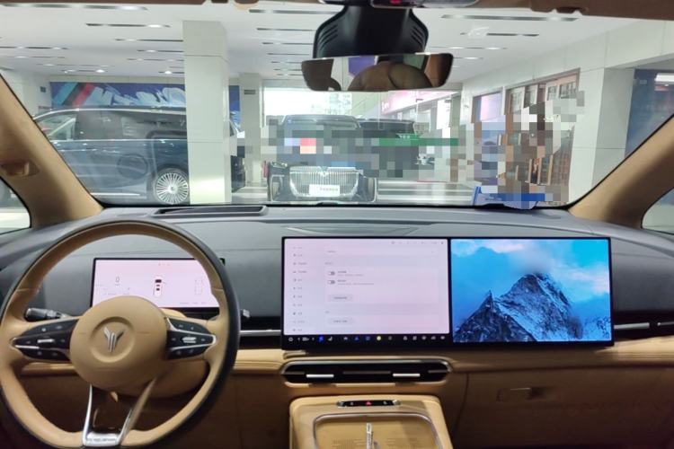 Used VOYAH Dream 2025 PHEV Four-Wheel-Drive Flagship Kunpeng Edition Center Console