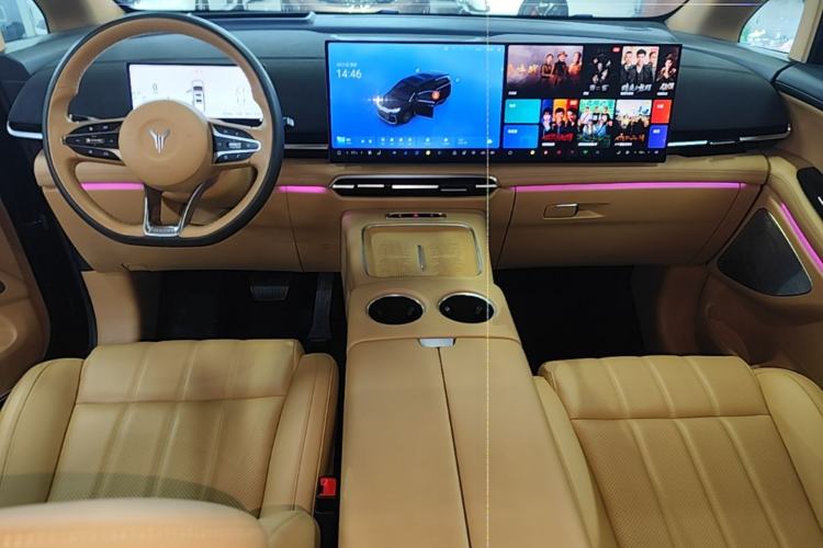 Used VOYAH Dream 2025 PHEV Four-Wheel Drive Prestige Kunpeng Edition Center Console
