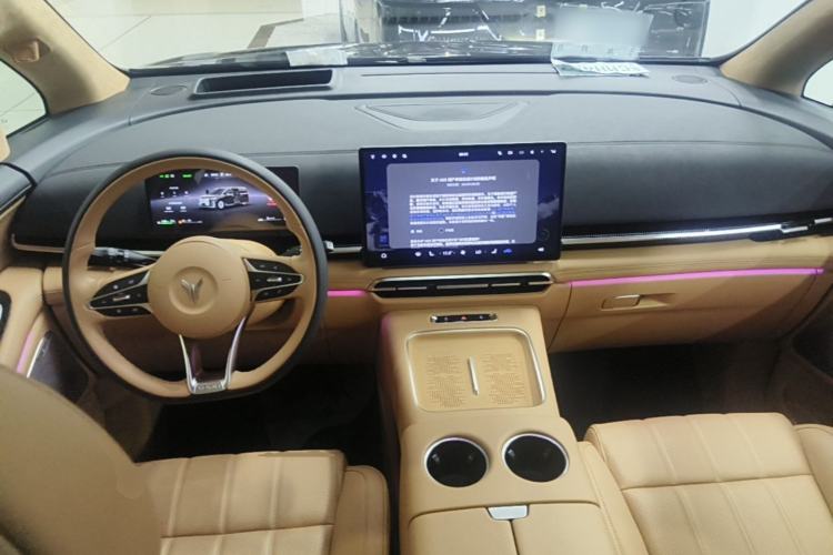 Used VOYAH Dream 2025 PHEV Four-Wheel Drive Prestige Qiankun Edition Center Console