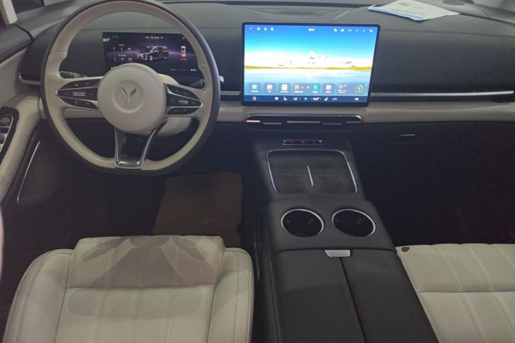 Used VOYAH Dream 2025 EV Four-Wheel-Drive Flagship Qiankun Version Center Console