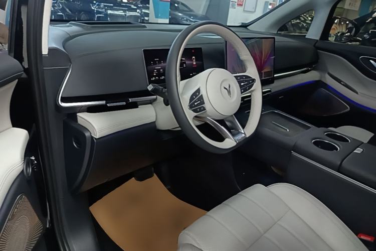 Used VOYAH Dream 2025 PHEV Four-Wheel-Drive Flagship Version – Qiankun Edition Center Console