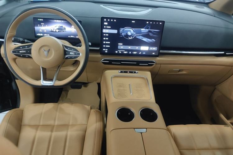 Used VOYAH Dream 2025 PHEV Four-Wheel Drive Excellence Qiankun Edition Center Console
