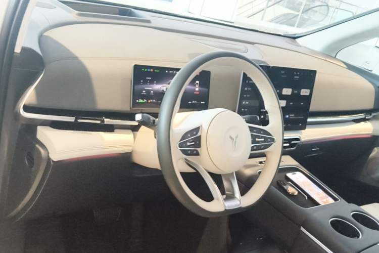 Used VOYAH Dream 2025 PHEV Four-Wheel-Drive Flagship Version – Qiankun Edition Center Console