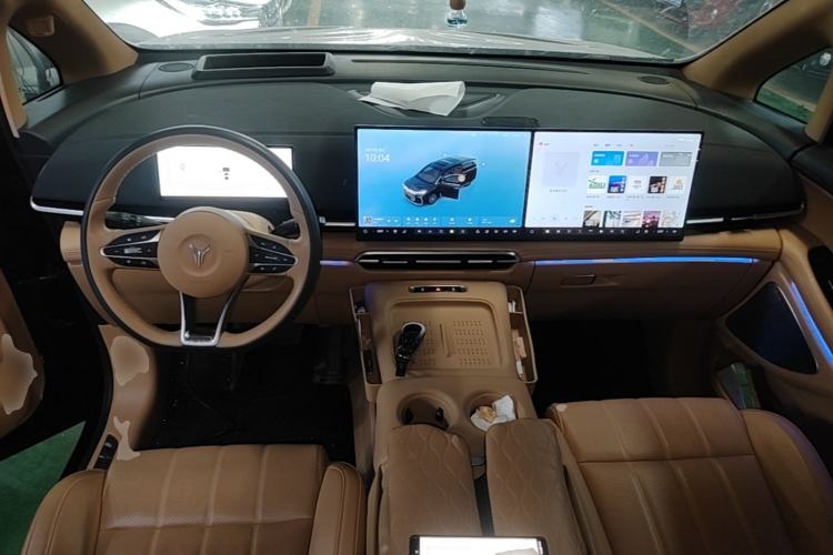 Used VOYAH Dream 2025 PHEV Four-Wheel Drive Prestige Kunpeng Edition Center Console