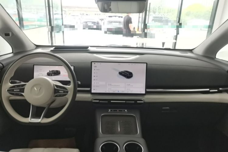 Used VOYAH Dream 2025 PHEV Four-Wheel Drive Prestige Qiankun Edition Center Console