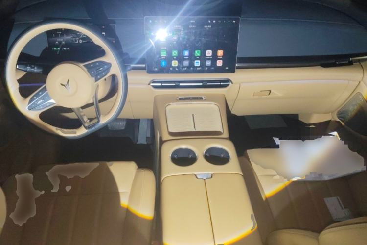 Used VOYAH Dream 2025 PHEV Four-Wheel-Drive Flagship Version – Qiankun Edition Center Console
