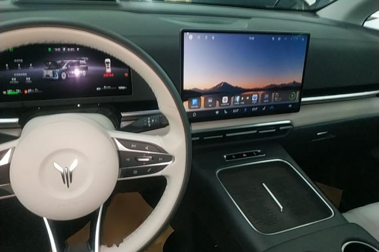 Used VOYAH Dream 2025 PHEV Four-Wheel-Drive Flagship Version – Qiankun Edition Center Console