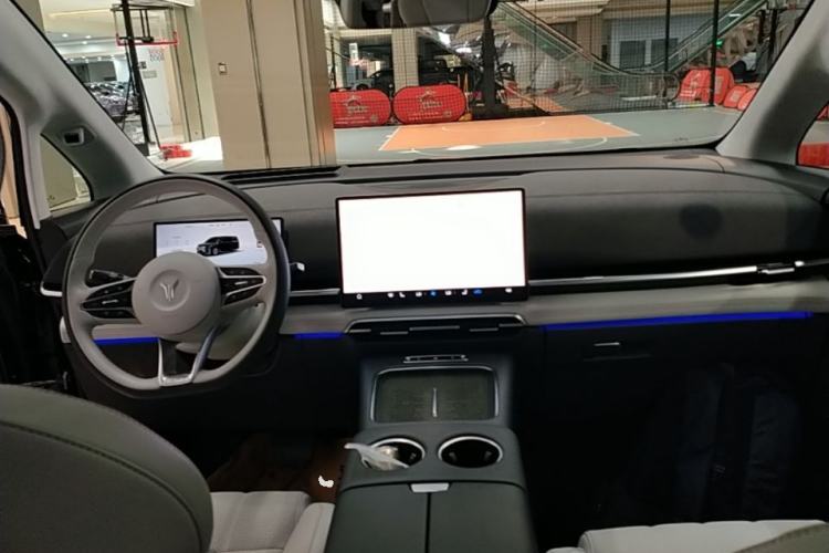 Used VOYAH Dream 2025 PHEV Four-Wheel-Drive Flagship Version – Qiankun Edition Center Console
