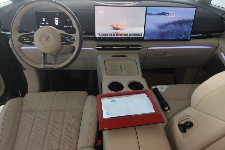 Used VOYAH Dream 2025 PHEV Four-Wheel-Drive Flagship Kunpeng Edition Center Console