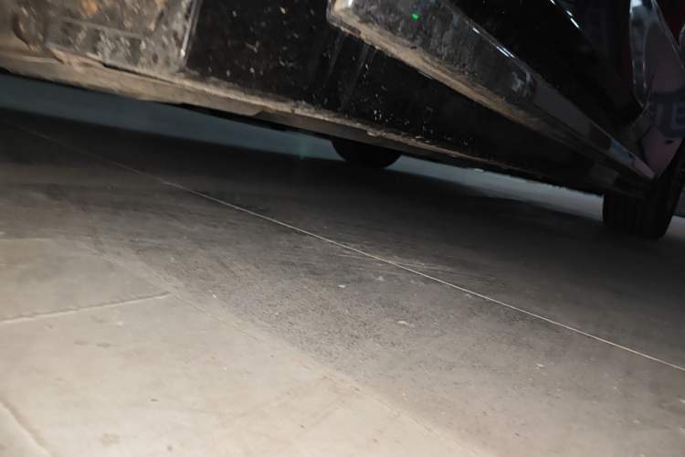 Used VOYAH Dream 2025 PHEV Four-Wheel Drive Prestige Kunpeng Edition Chassis Front Left