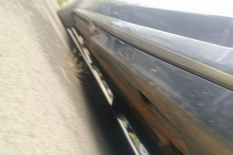 Used VOYAH Dream 2025 PHEV Four-Wheel-Drive Flagship Kunpeng Edition Chassis Front Right