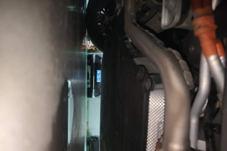 Used VOYAH Dream 2025 PHEV Four-Wheel Drive Excellence Kunpeng Edition Chassis Rear Right